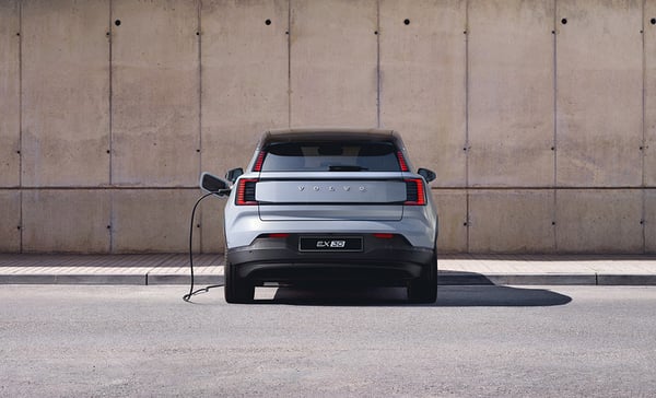 Volvo присоединяется к зарядному клубу Tesla NACS