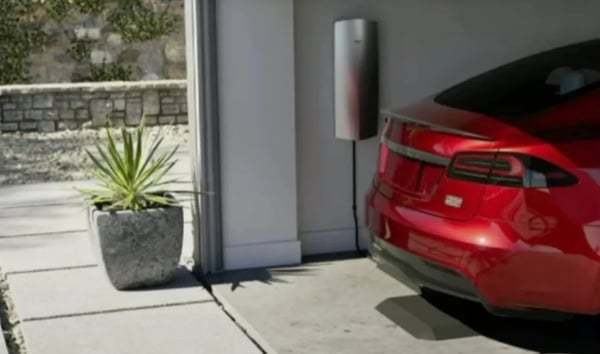 Tesla подтверждает появление беспроводного индуктивного домашнего зарядного устройства для электромобилей